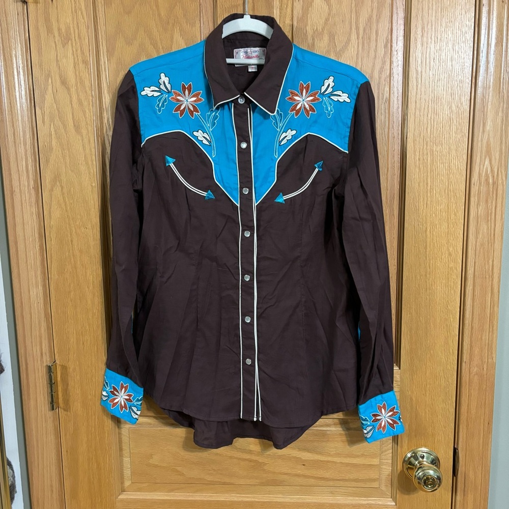 NWT Women’s Panhandle western embroidered long sleeve shirt